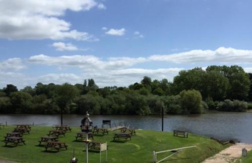 Forest of Dean Hotel | Lower Lode Inn