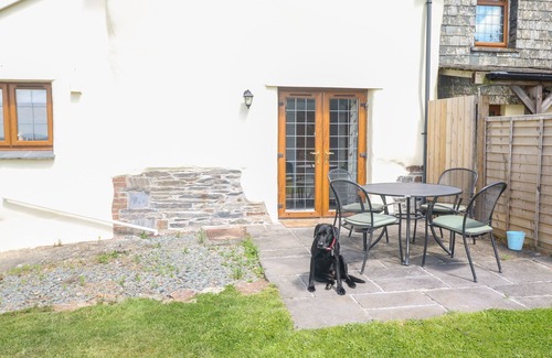 Brazzacott Cottage | LOWER WEST CURRY COTTAGE, pet friendly, with a garden in Launceston