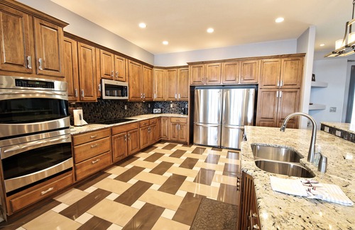 Roach House | LOZ Family Fun Lakefront Vacation Home #9, 7bdr, 4 baths, sleeps 27