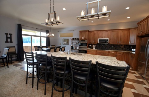 Roach House | LOZ Family Fun Lakefront Vacation Home #9, 7bdr, 4 baths, sleeps 27