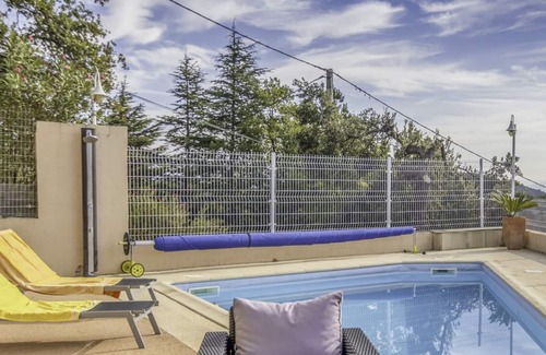 Taillet Cottage | Lucas's lodgings offer you at Rose and Jb's, breathtaking view.