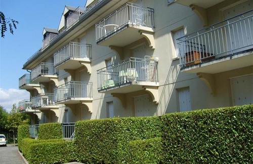 Bagneres-de-Luchon Apartment | Luchon - T2 pour 4 pers. avec balcon et parking - FR-1-313-185