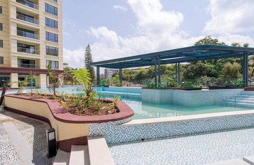 Kilimani Apartment | Lucullan haven with pool+gym+king bed+yaya center