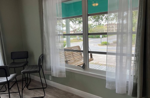 Carrabelle Apartment | Lucy’s Beach Hideaway, 2 block to restaurants & waterfront