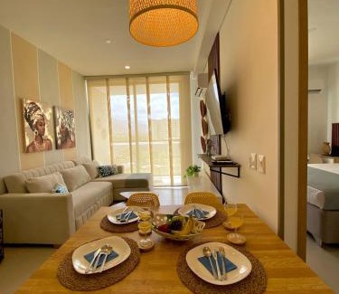 Comuna 2 Apartment | Lujoso con terraza, vista al mar y reserva natural