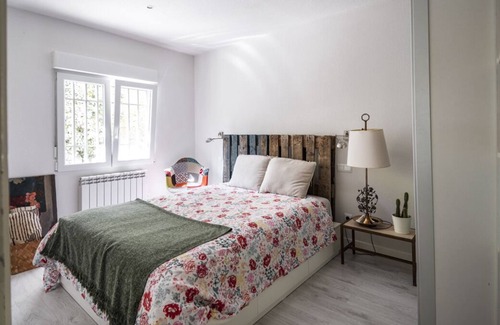 San Lorenzo de El Escorial Apartment | Luminoso Apartamento con Piscina