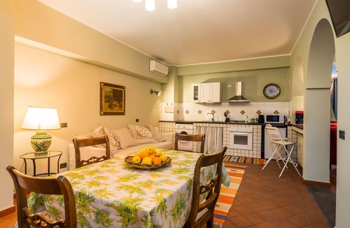 Mascalucia Apartment | Lumia Luxury Apartments - Carob Tree