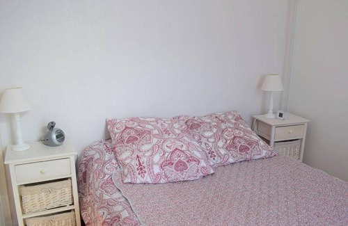 Trebeurden Apartment | Lumineux appartement 2 pers, centre Trébeurden, proche plage, chiens admis - FR-1-368-136