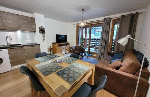 Les Gets Apartment | Lumineux Studio Cabine 3* au Centre des Gets avec Balcon et Parking - FR-1-598-58