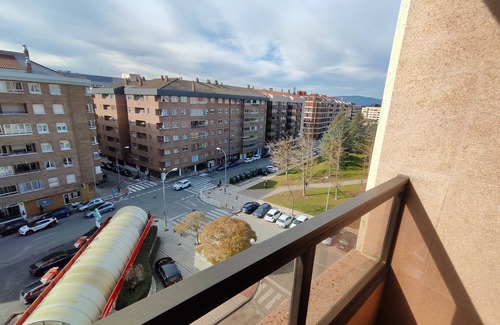 Ermitagana Apartment | Luminoso y Amplio Apartamento Frente a Parque Yamaguchi