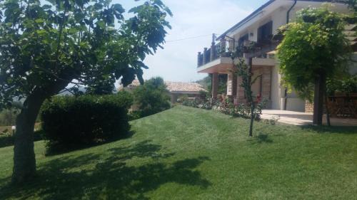 Citta Sant'Angelo Apartment | Luminous with pool and aircon