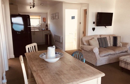 Port Isaac Apartment | Lundy - overlooking Port Isaac Bay beautiful apartment with Sea Views & parking