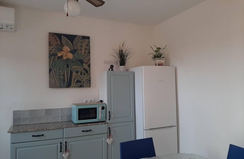 Bellcaire d'Emporda Apartment | LUNICE: Nice flat in Bellcaire with large terrace and nature view