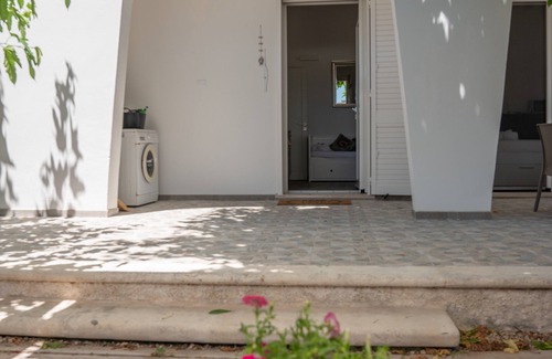 Punta Prosciutto Villa | Lupa Di Mare - Ostro (Deluxe studio apartment with garden)