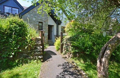 St Wenn House | Lupin - Three Bedroom House, Sleeps 6