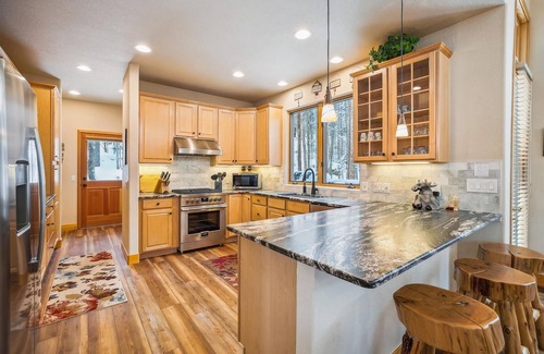 The Reserve House | Lupine Chalet: Frisco Home - Wood Sauna - Great for families.