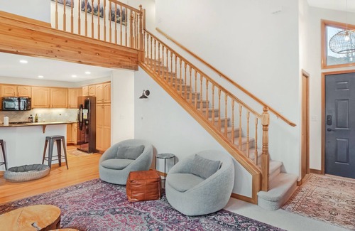 Eagle-Vail House | Lupine Lodge - A Family Retreat in EagleVail n5 King Bedrooms + Hot Tub!