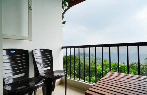 Devikolam House | Lush Greenery View Home Stay/Munnar