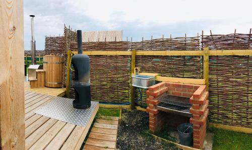 Brightlingsea House | Lushna 8 Petite at Lee Wick Farm Cottages and Glamping