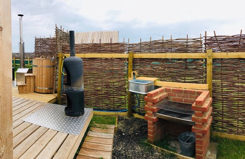 Brightlingsea Cottage | Lushna Petite 2 at Lee Wick Farm Cottages & Glamping