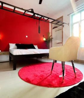 Gurugram Apartment | Lusty Stay for Couple with Jacuzzi