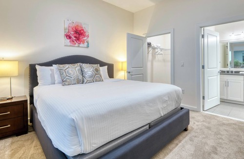 Hingham Apartment | Lux 2 Bed/2 Bath Apartment with Amenities Near Shipyards
