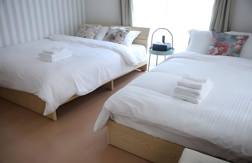 Toshima Apartment | Lux 2BR, 2BA, 2K. Dir to airport, Shinjuku, Shibuya. 4 - 7 pax, 2 fams. Rm 302