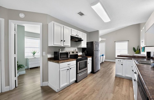 Biltmore Beach House | Lux Beach Access Min to Hospital Grill & Patio