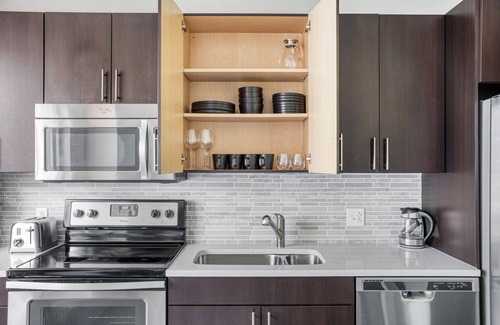 Seaport District Apartment | Lux Seaport 1BR w/Gym on Harbor by Blueground