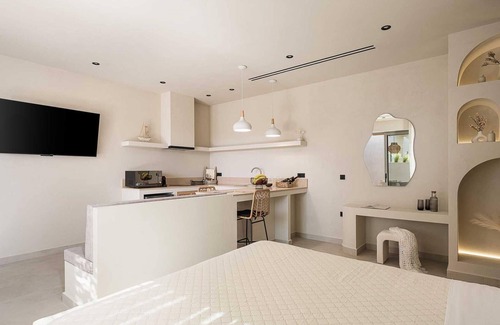 Daratsos Hotel | Lux Suite with Jacuzzi Near Beach