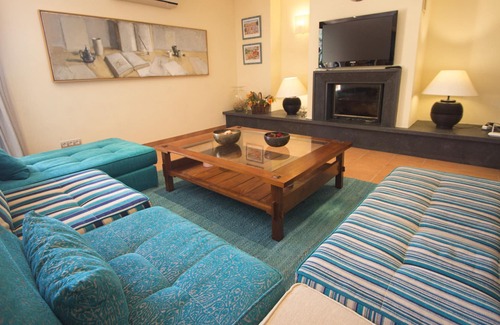 Sant Feliu de Codines Villa | Lux views and heated pool for 25 pax 35min to BCN