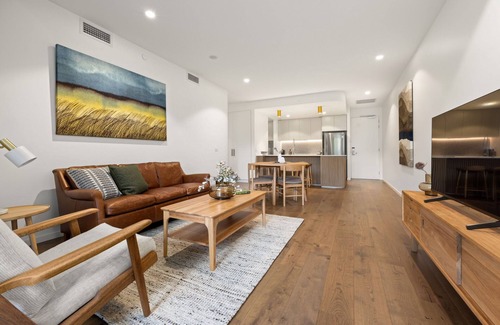 Braddon Apartment | Luxe 2-Bed Inner-City Abode with Alfresco Dining