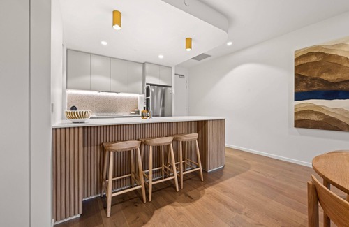 Braddon Apartment | Luxe 2-Bed Inner-City Abode with Alfresco Dining