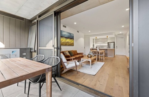 Braddon Apartment | Luxe 2-Bed Inner-City Abode with Alfresco Dining