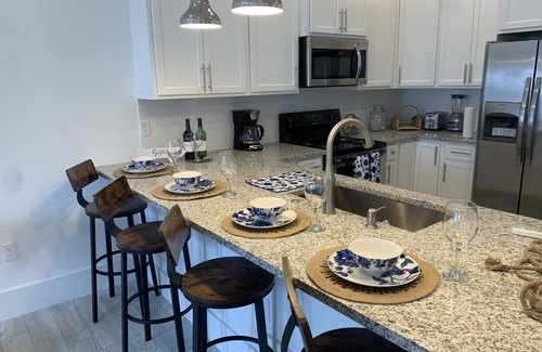 Stuart Condo | Luxe 3 Bedroom Inter-Coastal Downtown Stuart