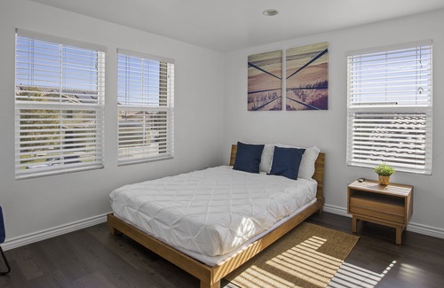 Victorville House | Luxe 4BR in Victorville w/ Basketball & Firepit