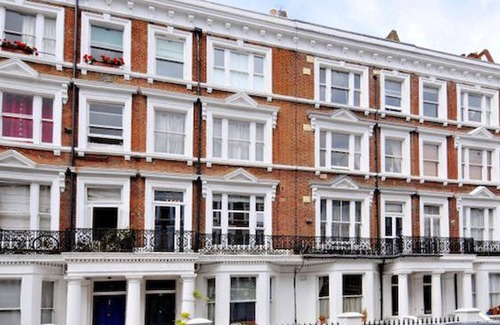 Avonmore and Brook Green Apartment | Luxe apartment in Kensington Olympia. Sleeps 2 (One bedroom)