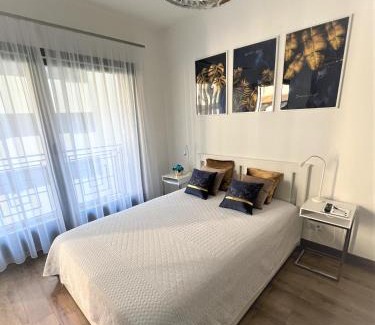 Erzsebetvaros Apartment | Luxe CENTRAL Studio with POOL, PARKING & AC