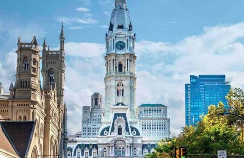Rittenhouse Row Apartment | Luxe City Hall Suite by Rittenhouse Square