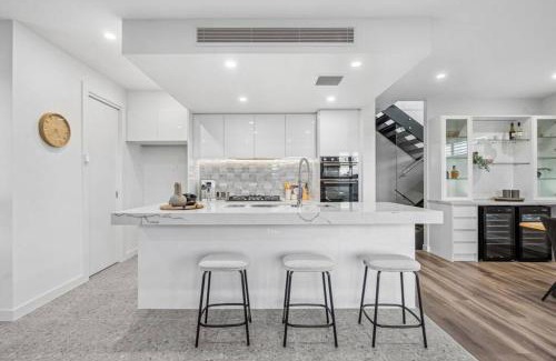Curlewis House | Luxe Coastal Getaway