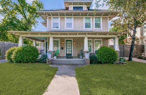 Old East Dallas Apartment | Luxe Farmhouse near Deep Ellum & Bishop Arts