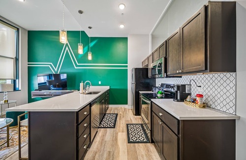 Gateway District Apartment | Luxe Flat w/Heated Pool & Sauna Gym Heart of DT