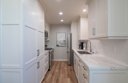 Santa Maria House | Luxe Hideaway: Private Patio, BBQ, Wineries, 20 min to Beaches, King bed