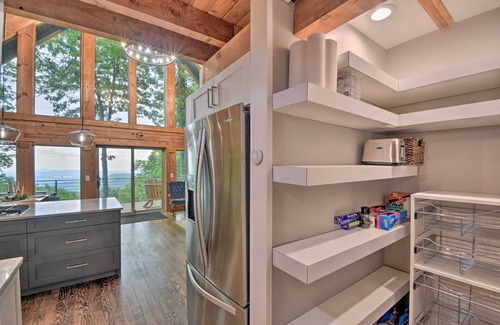 Jasper Cabin | Luxe Jasper Cabin w/Deck + Blue Ridge Mtn Views!