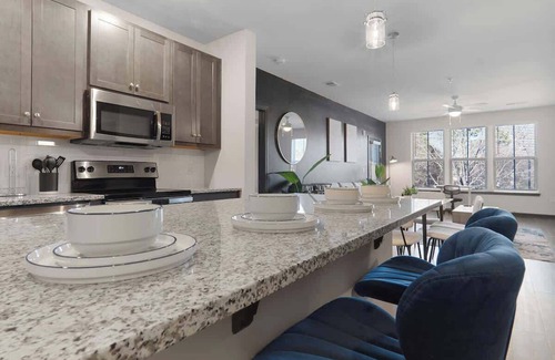 North Raleigh Apartment | Luxe King 3 Bedroom Suite in North Raleigh!