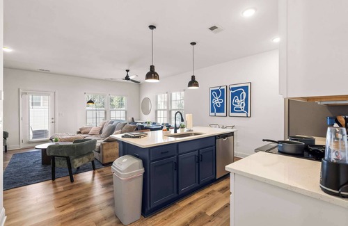 Paw Creek House | Luxe King 3BR Townhouse Mins to Uptown Charlotte NC!