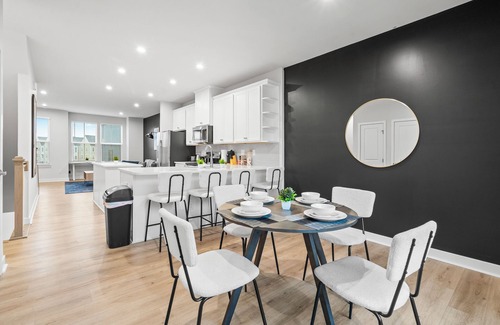 Charlotte House | Luxe King 3BR Townhouse Uptown Charlotte