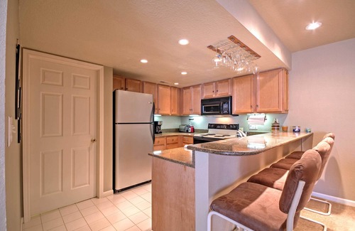 Village of Four Seasons Condo | Luxe Lakeside Regatta Bay Getaway w/Pool Access!