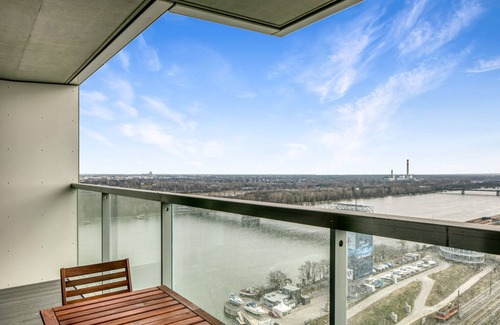 Vienna Apartment | Luxe Leopoldstadt 1BR w/Elevator, Balcony & Gym, near U2, by Blueground