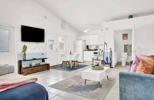 Lynn Haven Apartment | Luxe Pool Casita w Saltwater Pool 25 Min to PCB